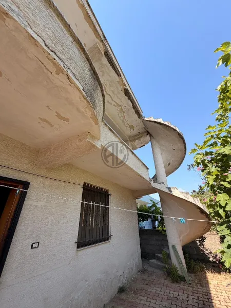 Třípodlažní vila na prodej, Lagja 17 - Image 2