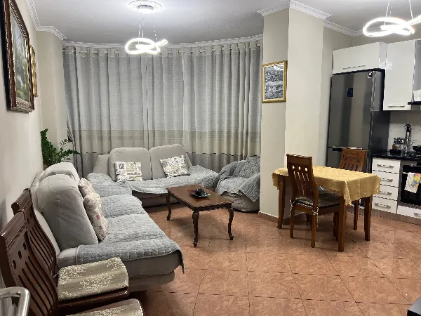 Byt 2+1+2 k pronájmu – Centrum Tirany