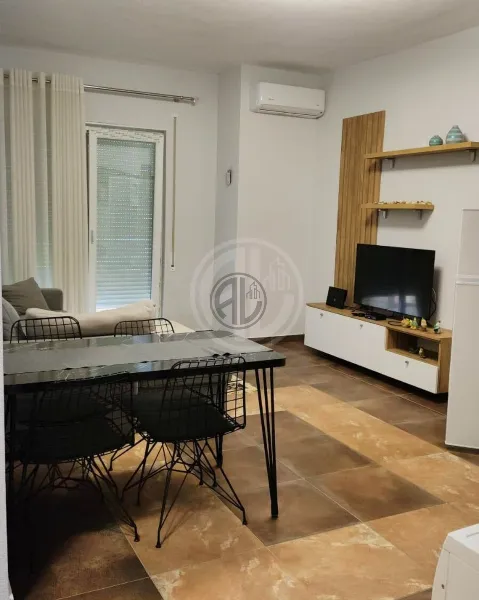 Byt 1+1 na prodej – Shkëmbi i Kavajës, poblíž Hotel Majestic - Image 2