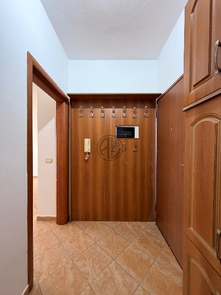 Apartament 1+1 për qira 300€/Muaj, tek Pallati i Sportit, Durrës - Image 3