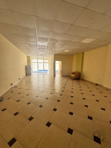 Продається комерційне приміщення біля Суду