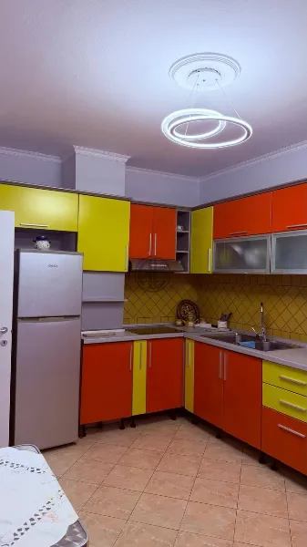 Квартира на продаж 1+1 плюс паркінг, Durres Shkembi i Kavajes - Image 2