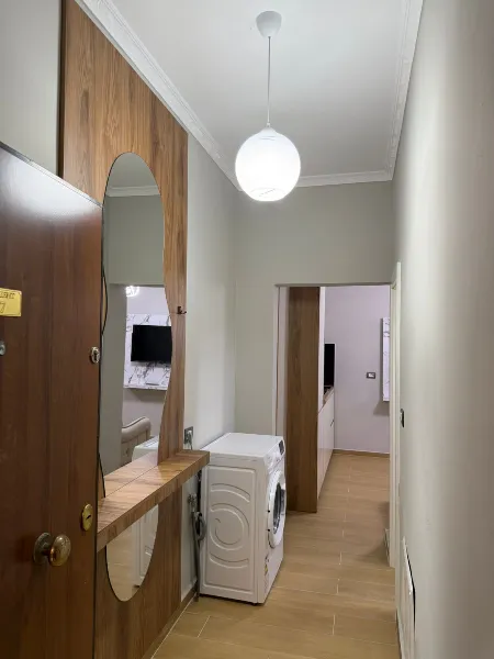 Garsonka 30 m2 na prodej v oblasti Shkëmbi i Kavajës, blízko Majestic - Image 3