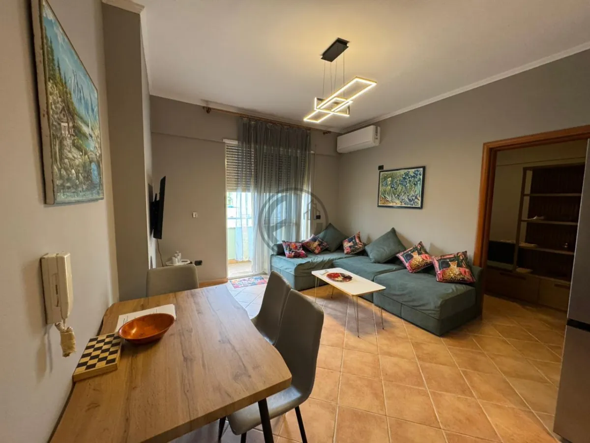 NA PRODEJ 2 APARTMÁNY + SUPER TERASA S VÝHLEDEM NA MOŘE + UZAVŘENÁ GARÁŽ