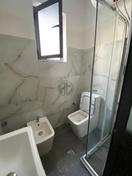 Продається приватний будинок в Дурресі, район стадіону - Image 2