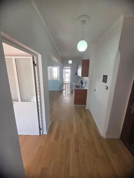 Квартира 2+1 з балконом біля Регіональної лікарні Durrës - Image 2