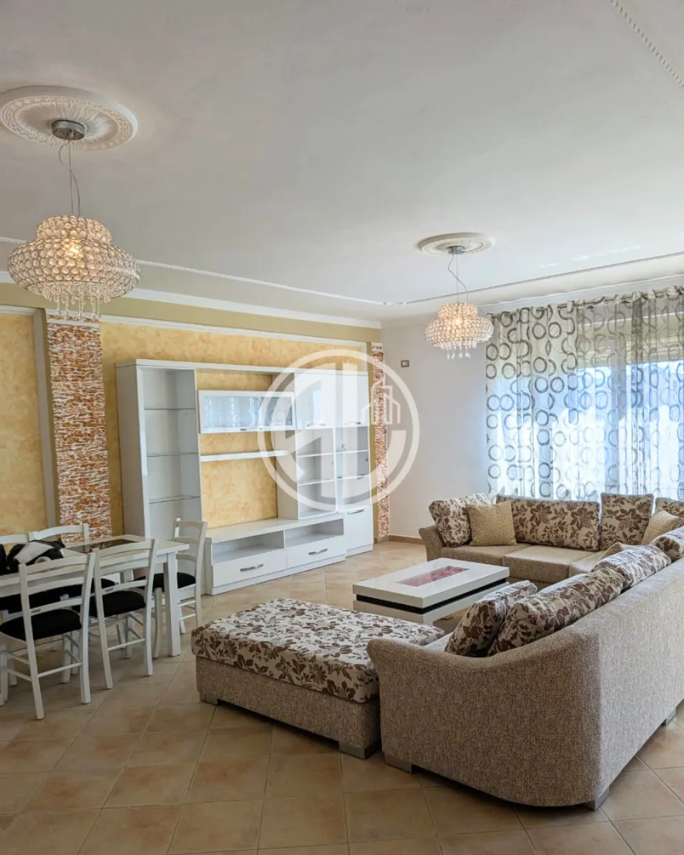 Na sprzedaż apartament 3+1+2 z werandą w pobliżu stadionu, Durrës – odnowiony i nowo umeblowany
