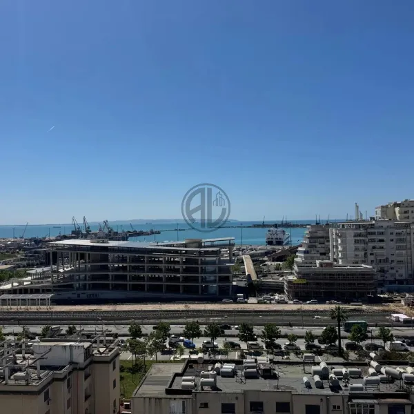 Продається квартира 2+1 з видом на море та закритим гаражем 30м2