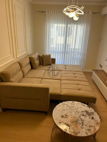 Квартира 1+1 на продаж у районі Shkëmbi i Kavajës, біля Majestic